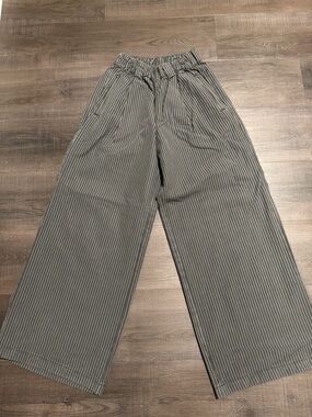 Wide Leg Pinstripe Elastic Trousers - Gray with White Stripes